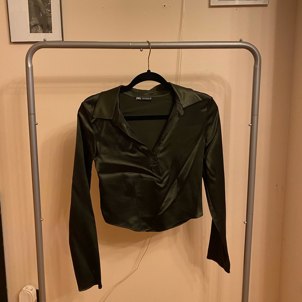 dark green satin long sleeve top!